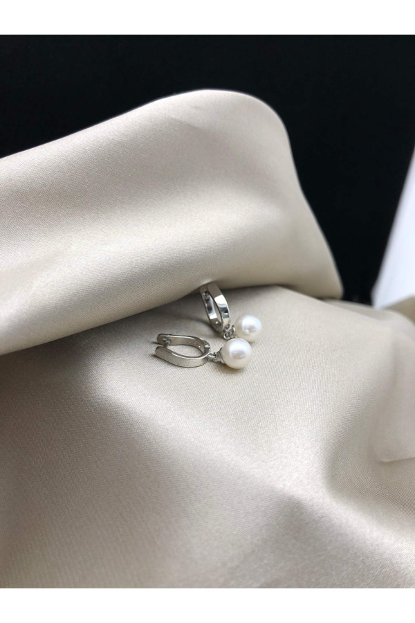 Valgest kullast pärlitega kõrvarõngad Inglise lossil 0/55 275