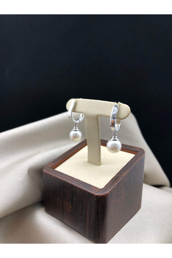 Valgest kullast pärlitega kõrvarõngad Inglise lossil 0/55 275