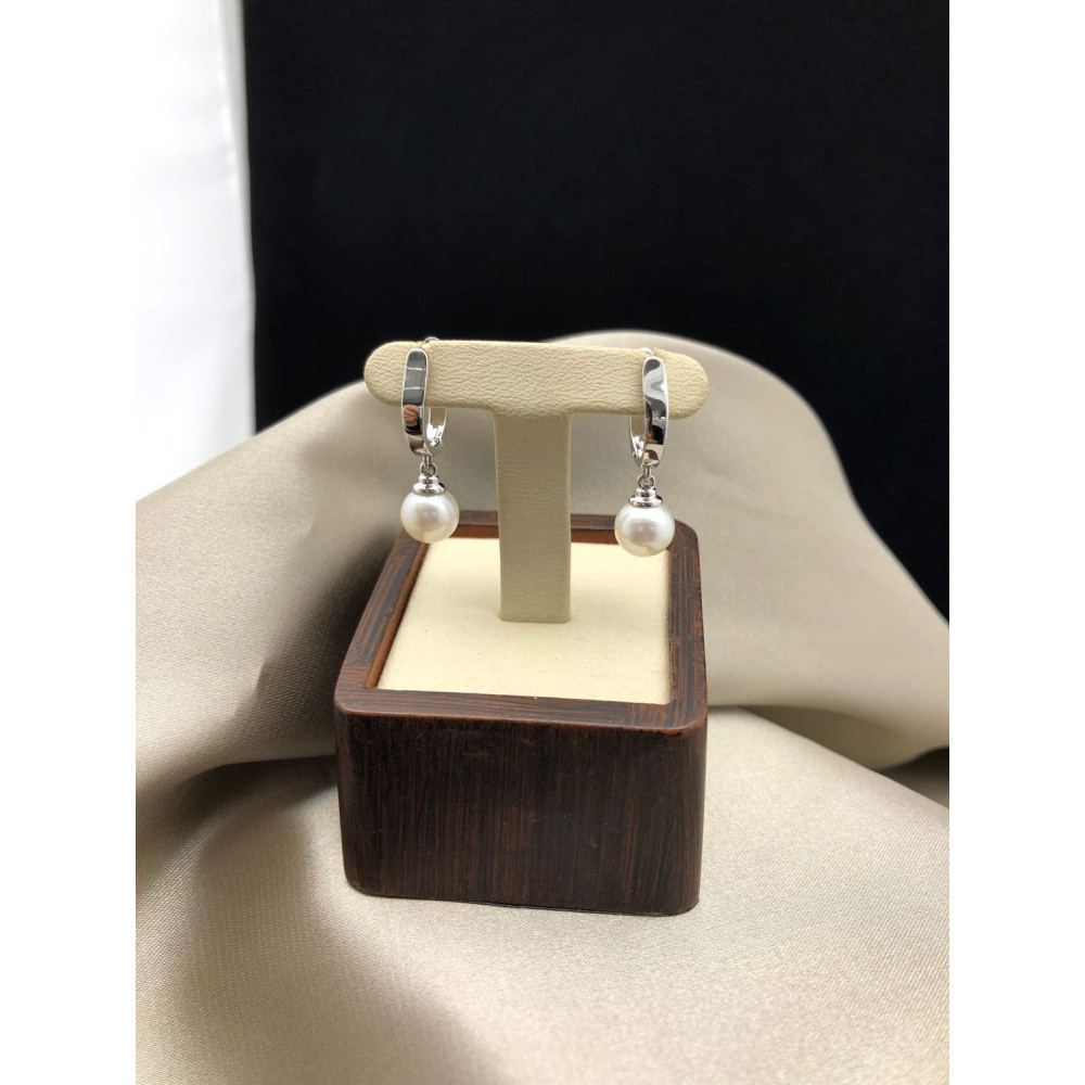 Серьги в белом золоте с жемчугом на английском замке 0/55 275