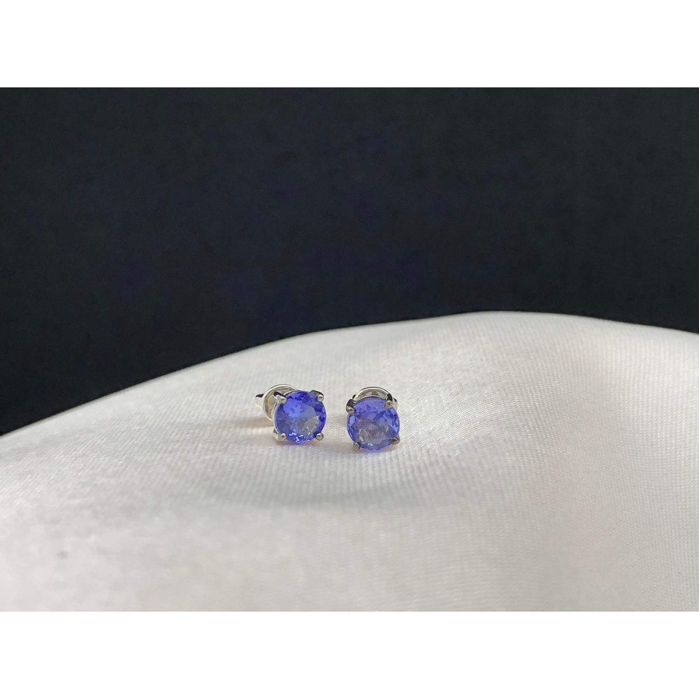 Пусеты в белом золоте с танзанитами и с черным родием 0/44 98