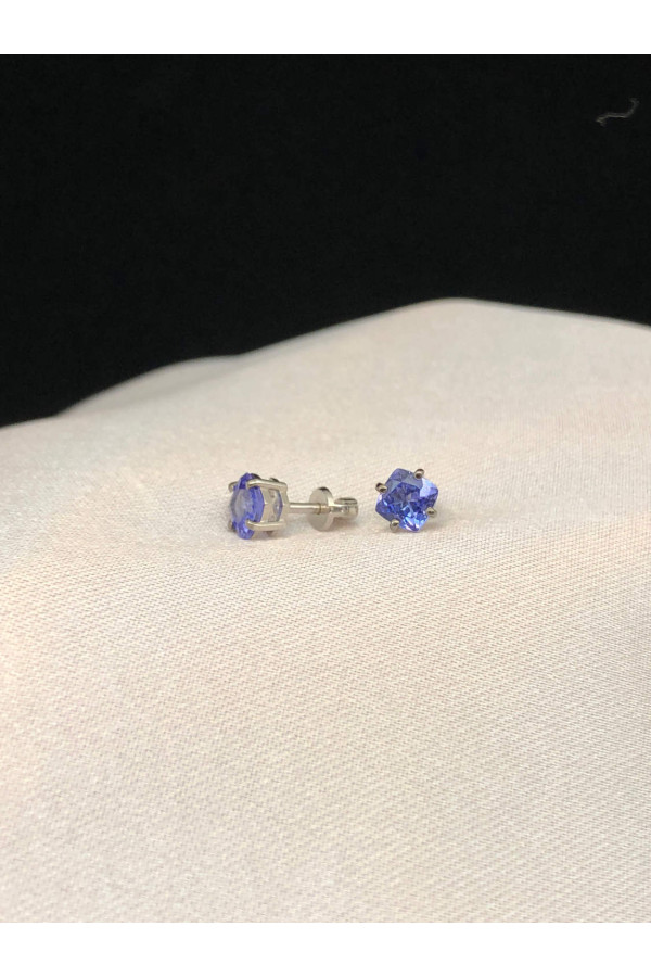 Valgest kullast kõrvarõngad tansaniitide ja musta roodiumiga 0/44 103