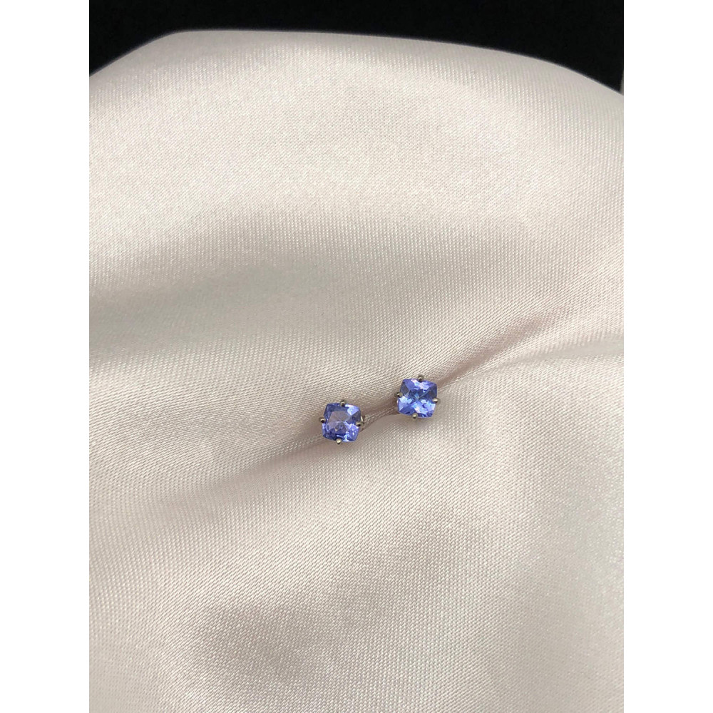 Пусеты в белом золоте с танзанитами и с черным родием 0/44 103