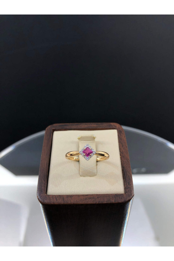 Rubiini ja briljantidega sõrmus 17.5 0/56 108