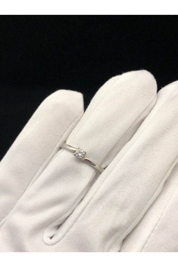 Valgest kullast sõrmus teemandiga 17.0 0/45 493