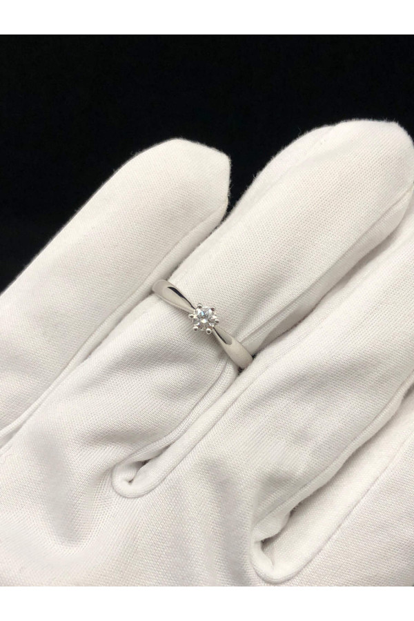 Valgest kullast sõrmus teemandiga 17.0 0/45 503