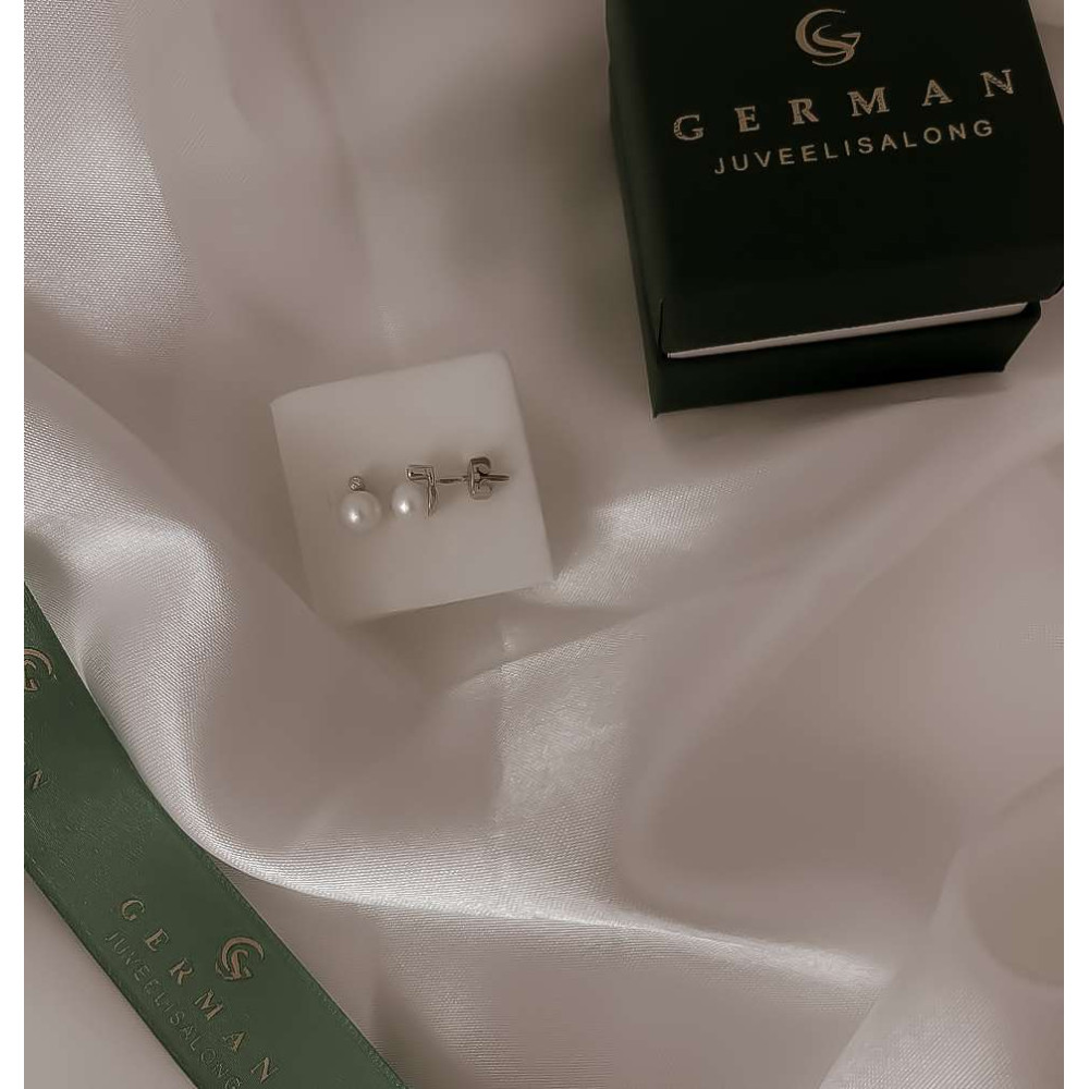 0.04 Ct Valge kullaga kõrvarõngad pärli ja teemantidega