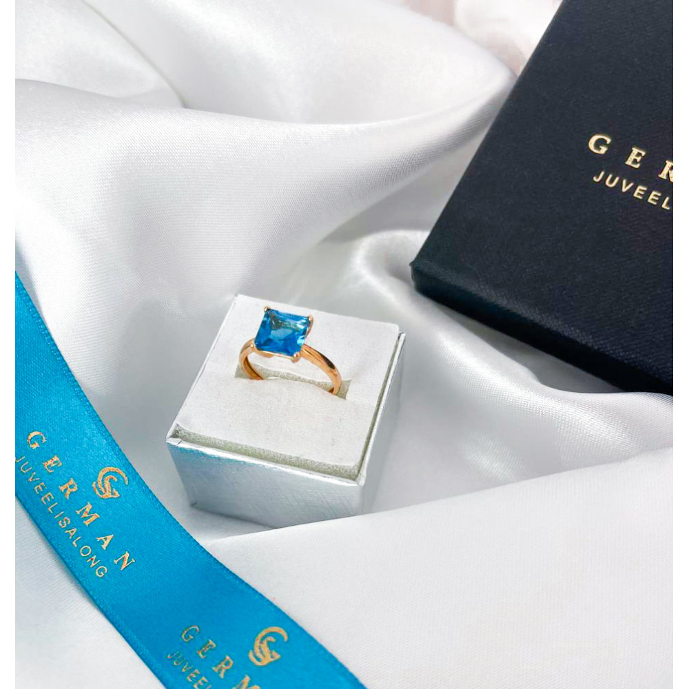 Rose Gold Ring with Blue Topaz
